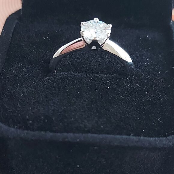 1 Carat Solitaire Moissanite 925 Silver Engagement Ring - Picture 8 of 12